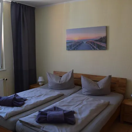 Kuehlungsborner Brauhaus מלון *