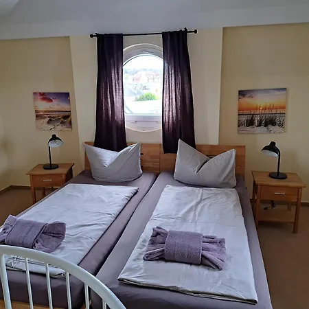 Kuehlungsborner Brauhaus מלון