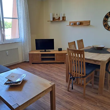 מלון Kuehlungsborner Brauhaus *