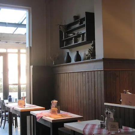 Kuehlungsborner Brauhaus 酒店 *