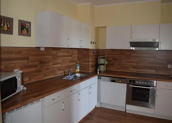 Kuehlungsborner Brauhaus Hotel *